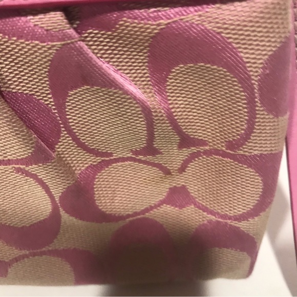 Coach Signature Woven Pink Wristlet - Picture 3 of 6